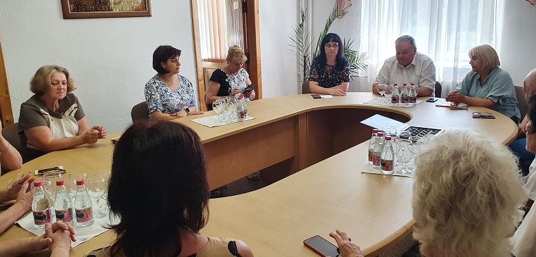 ЗВ'ЯЗОК ПОКОЛІНЬ